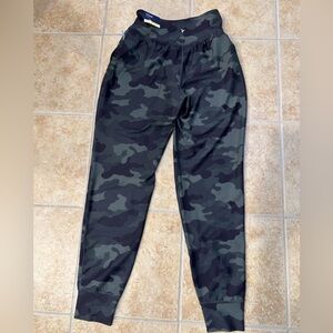 NWT Small Women Camo Joggers